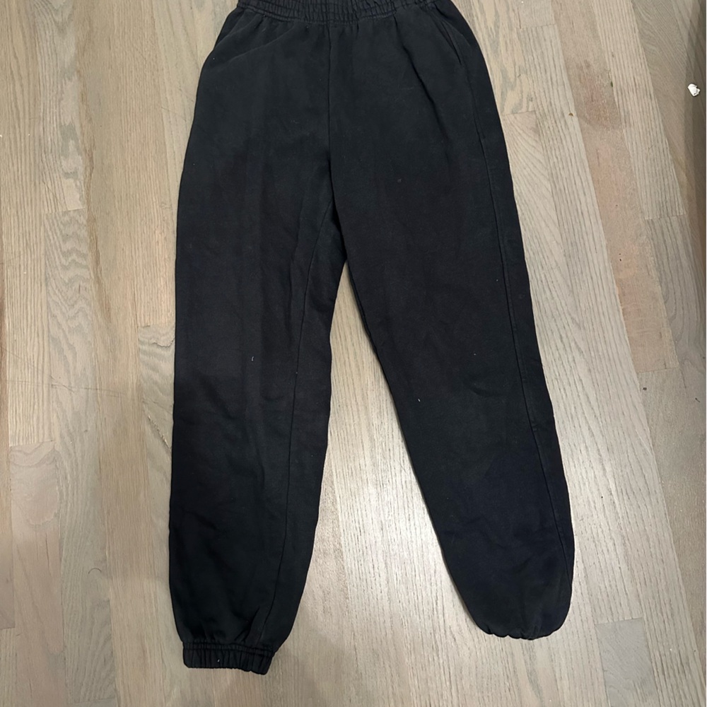 Black sweatpanta